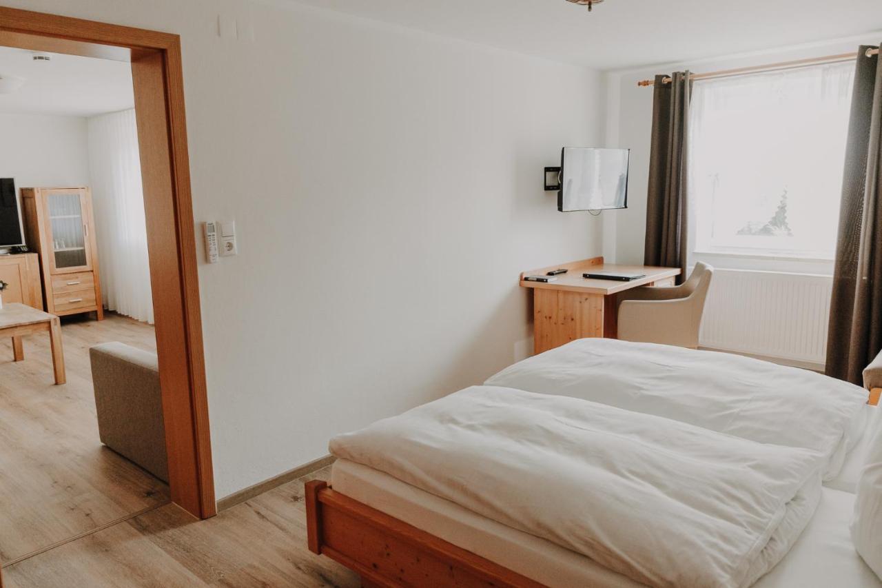 Landhotel Zum Erbgericht ชโตลเพน ภายนอก รูปภาพ