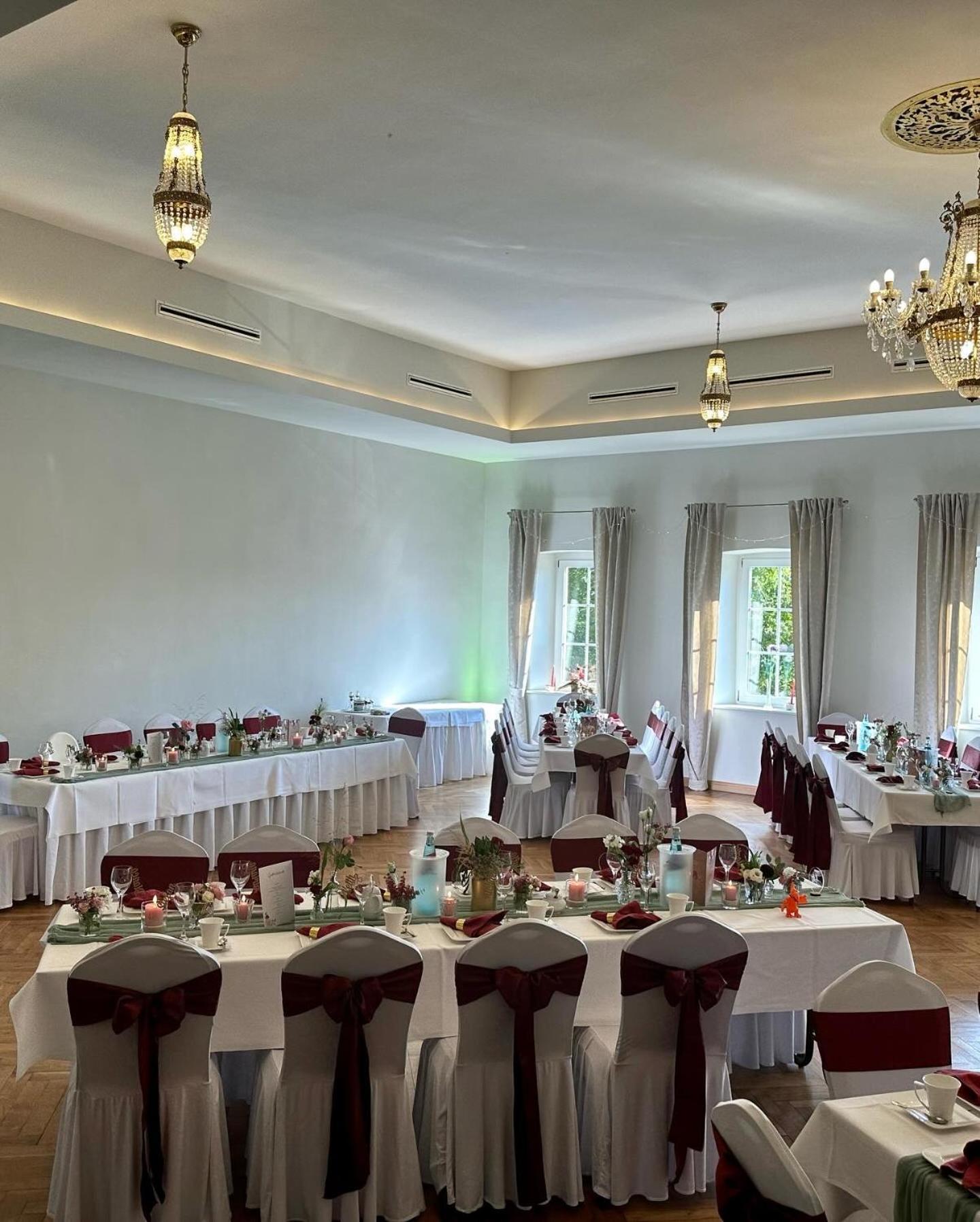 Landhotel Zum Erbgericht ชโตลเพน ภายนอก รูปภาพ