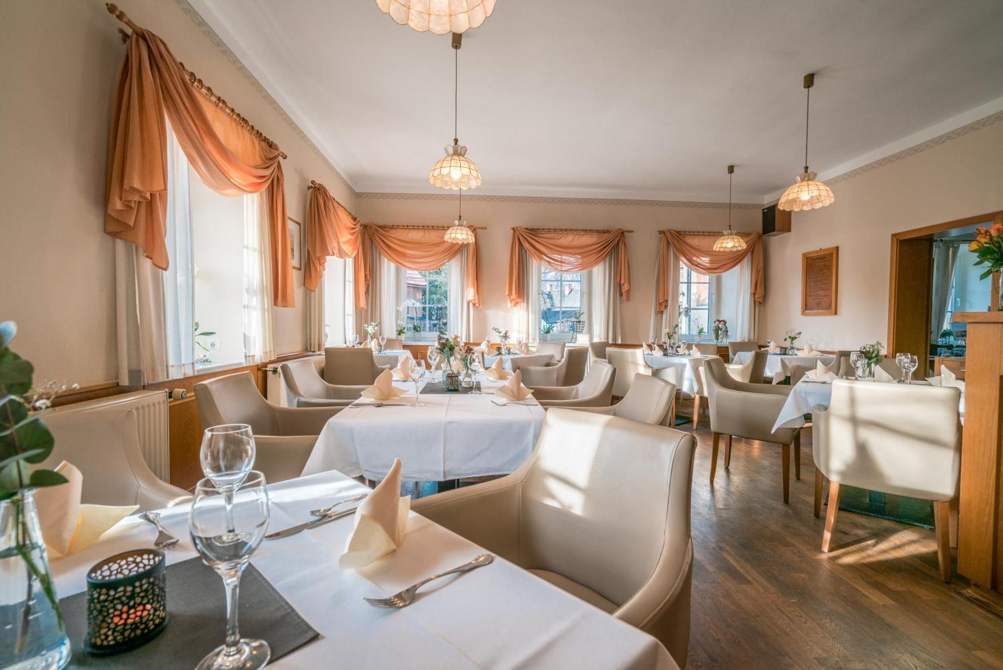Landhotel Zum Erbgericht ชโตลเพน ภายนอก รูปภาพ