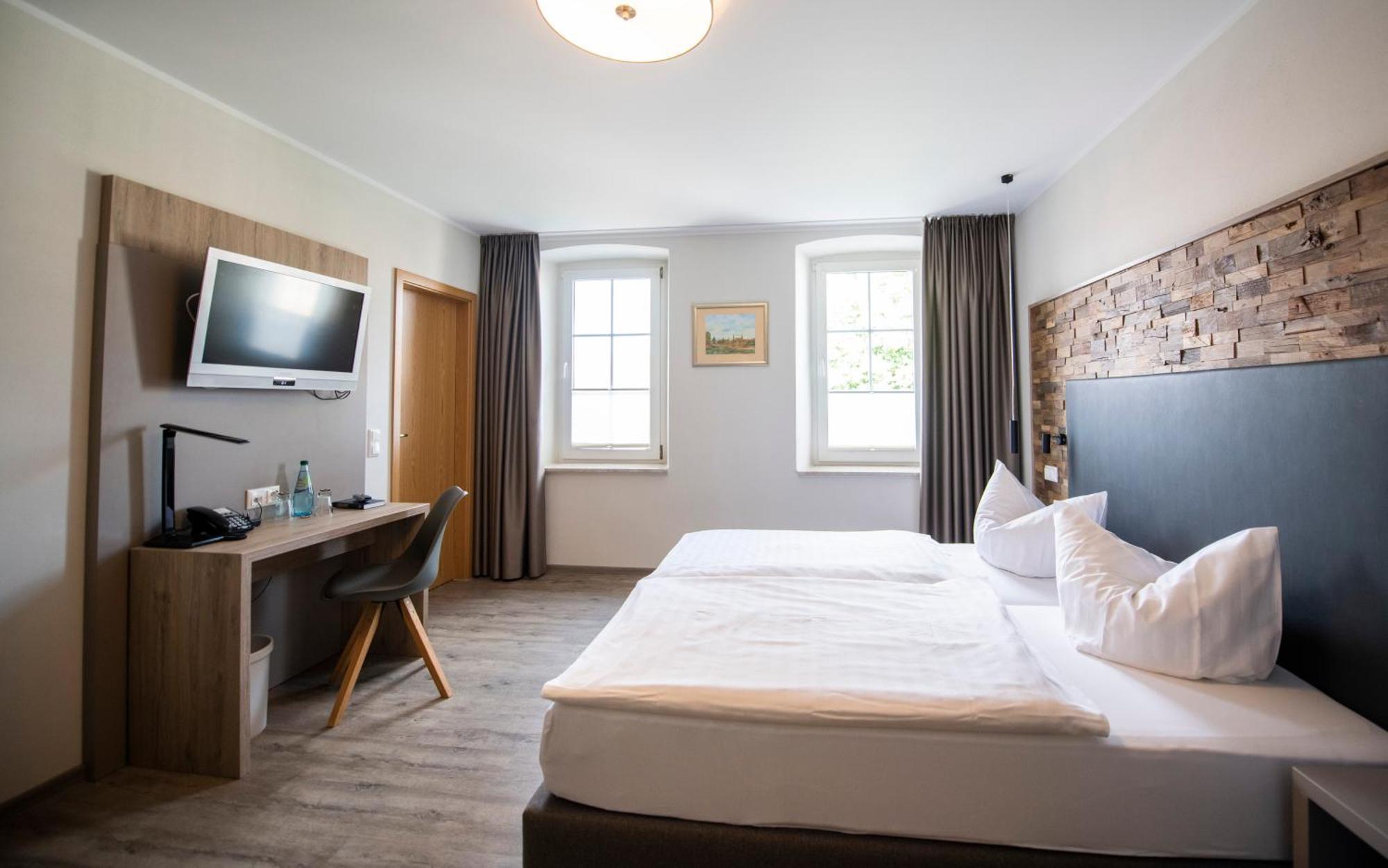 Landhotel Zum Erbgericht ชโตลเพน ภายนอก รูปภาพ