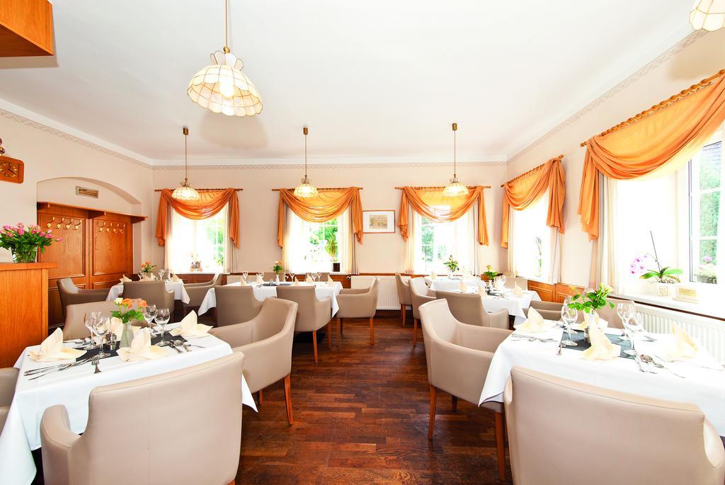 Landhotel Zum Erbgericht ชโตลเพน ภายนอก รูปภาพ